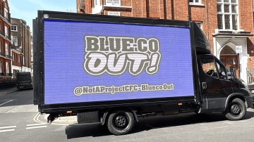 一图流：切尔西球迷组织筹款，今天在温布利外抗议Blue Co